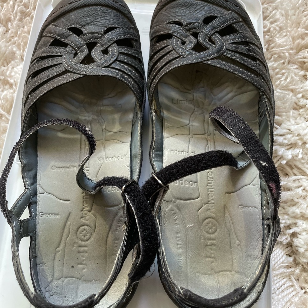 J-41 Women’s - size 7.5